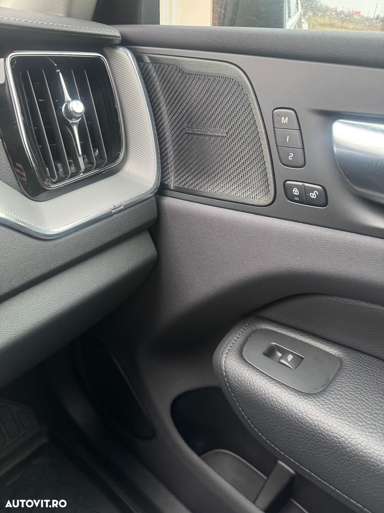 Volvo XC 60 T6 AWD Recharge Geartronic Inscription - 27