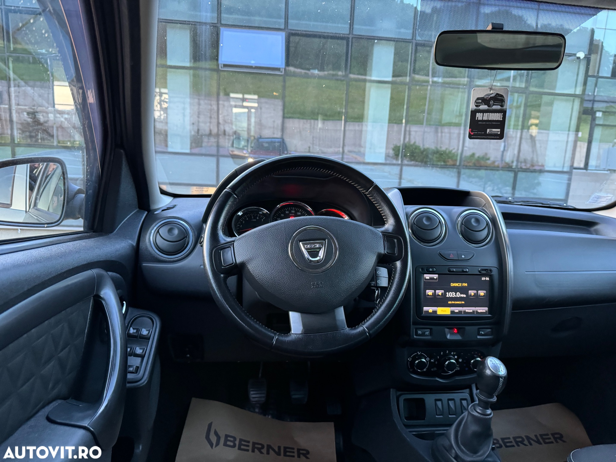 Dacia Duster 1.5 dCi 4x2 Prestige - 9