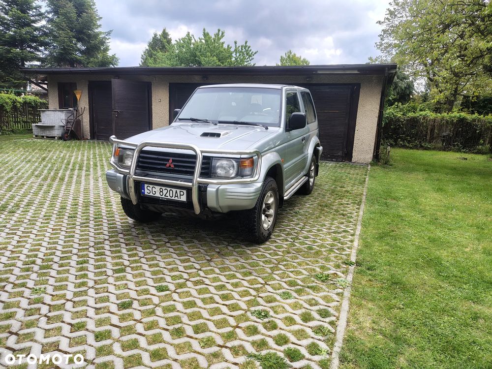 Mitsubishi Pajero - 11
