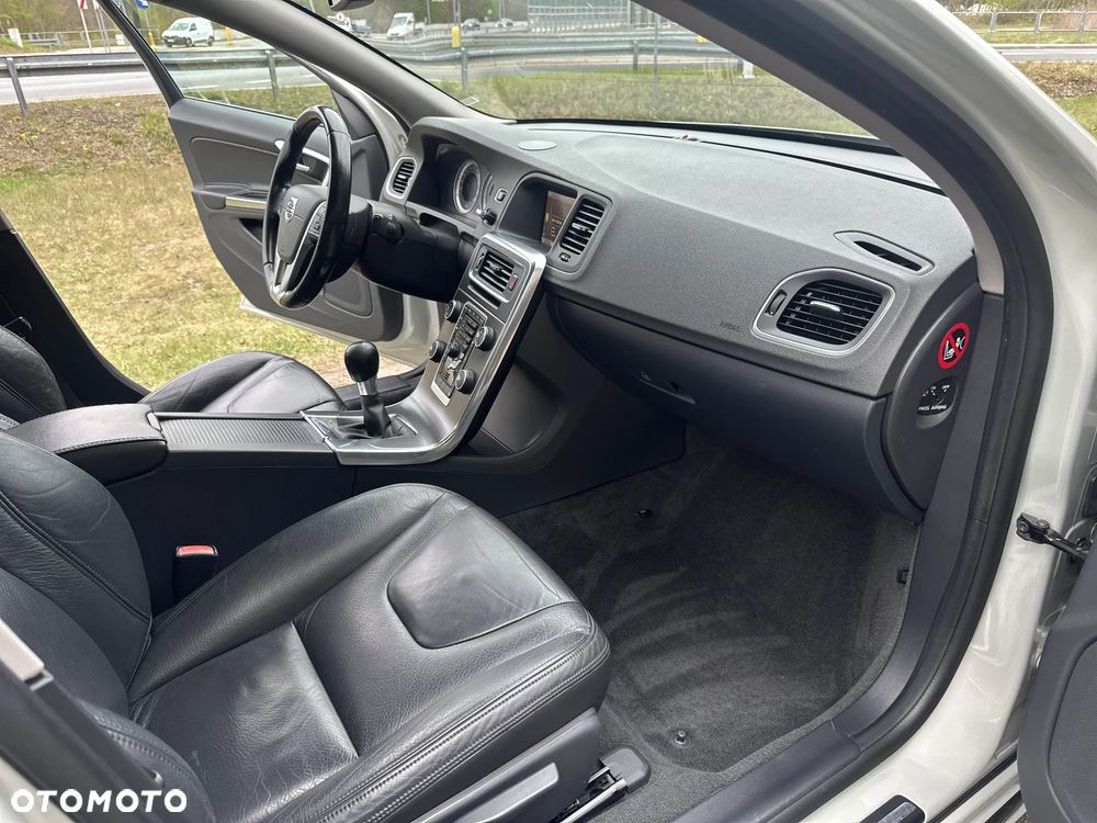 Volvo S60 D3 Momentum - 33