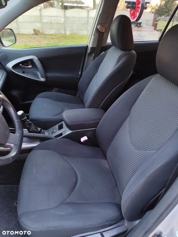 Toyota RAV4 2.2 D-4D 2010 - 8