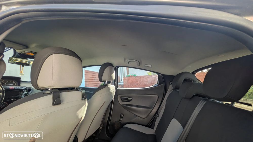 Lancia Ypsilon 1.2 S&S Urban - 11