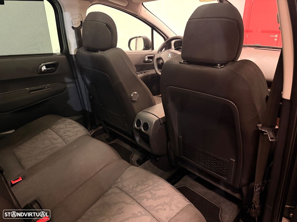 Peugeot 3008 1.6 HDi Executive - 11