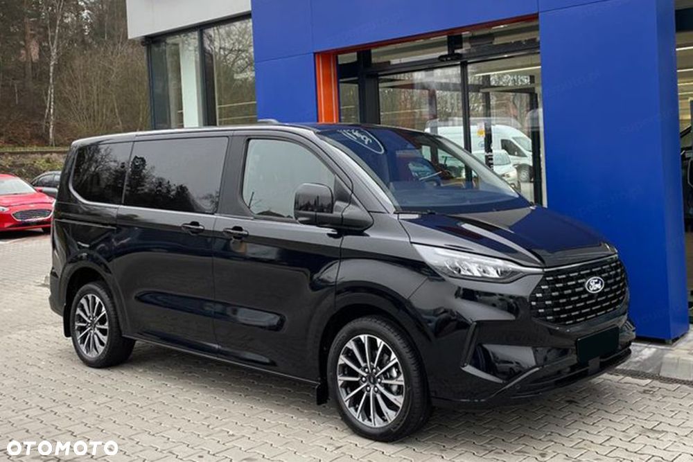 Ford Tourneo Custom - 2