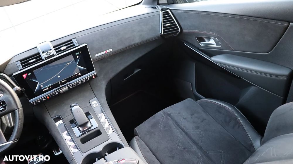 DS Automobiles DS 7 Crossback 1.6 PHeV AWD 300 EAT8 PERFORMANCE LINE + - 21