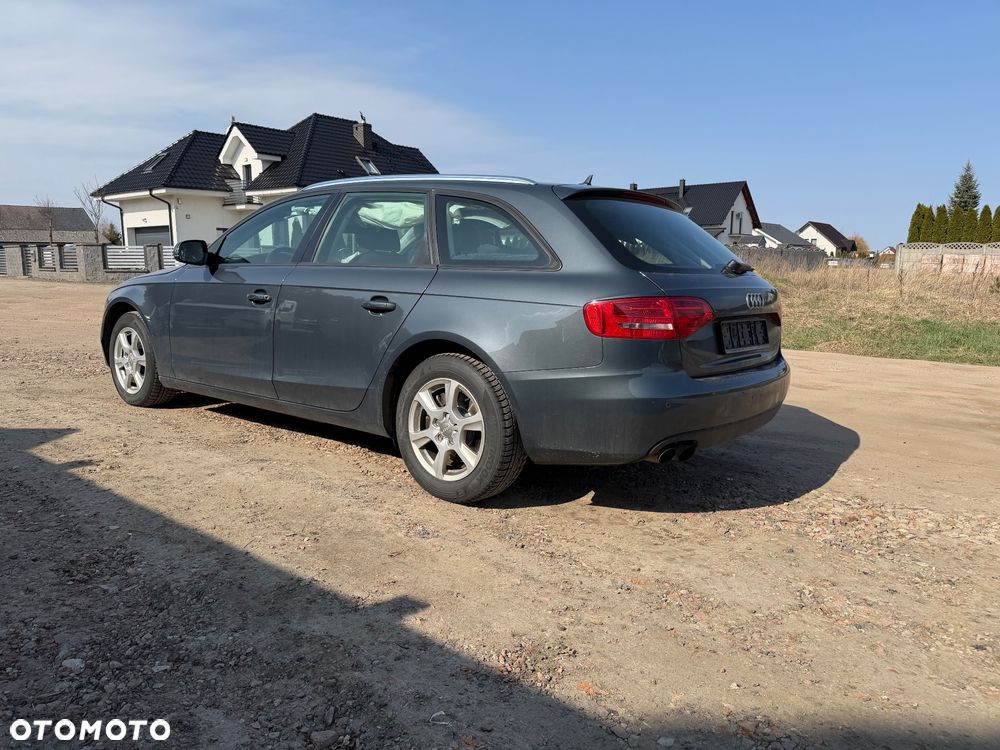 Audi A4 Avant 2.0 TDI DPF Attraction - 11