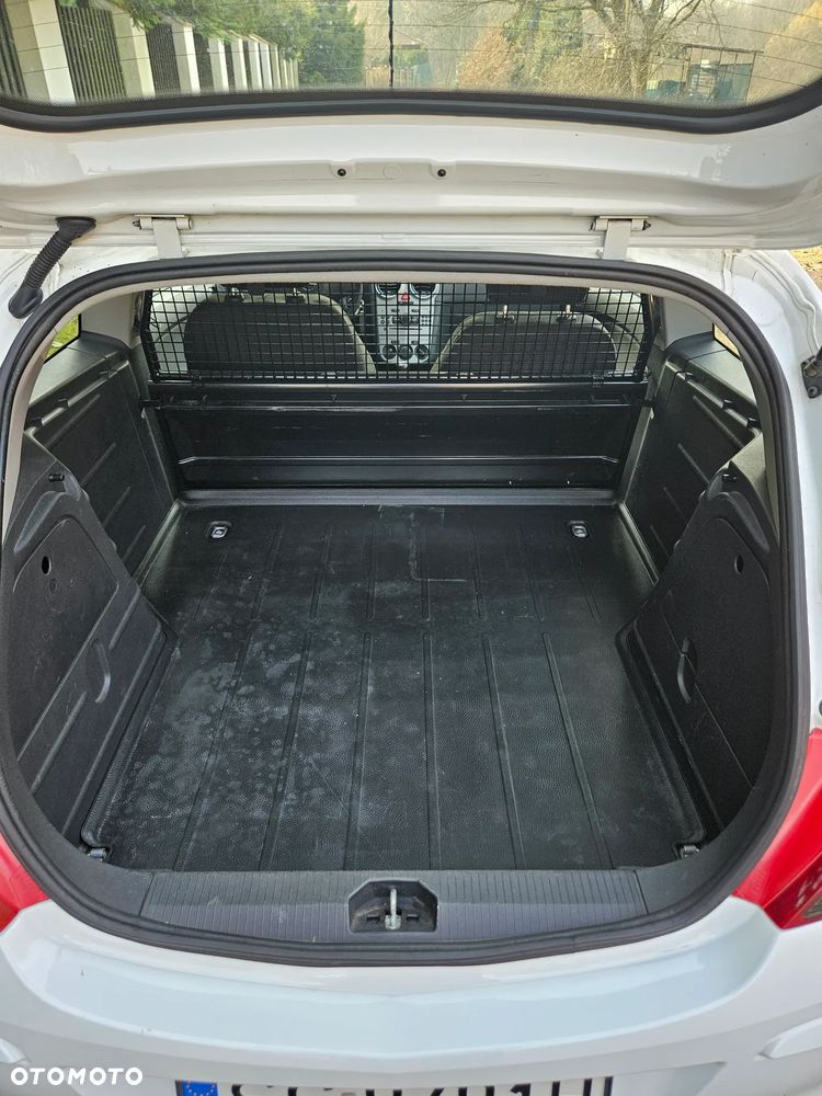 Opel Corsa VAN - 11