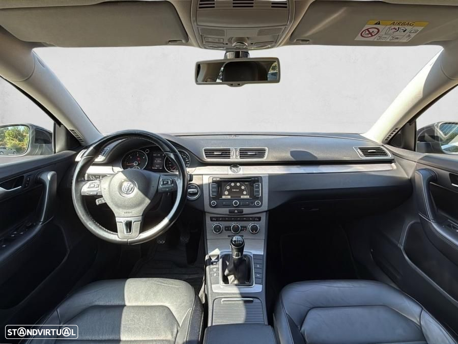 VW Passat Variant 1.6 TDI Confortline Navig - 10