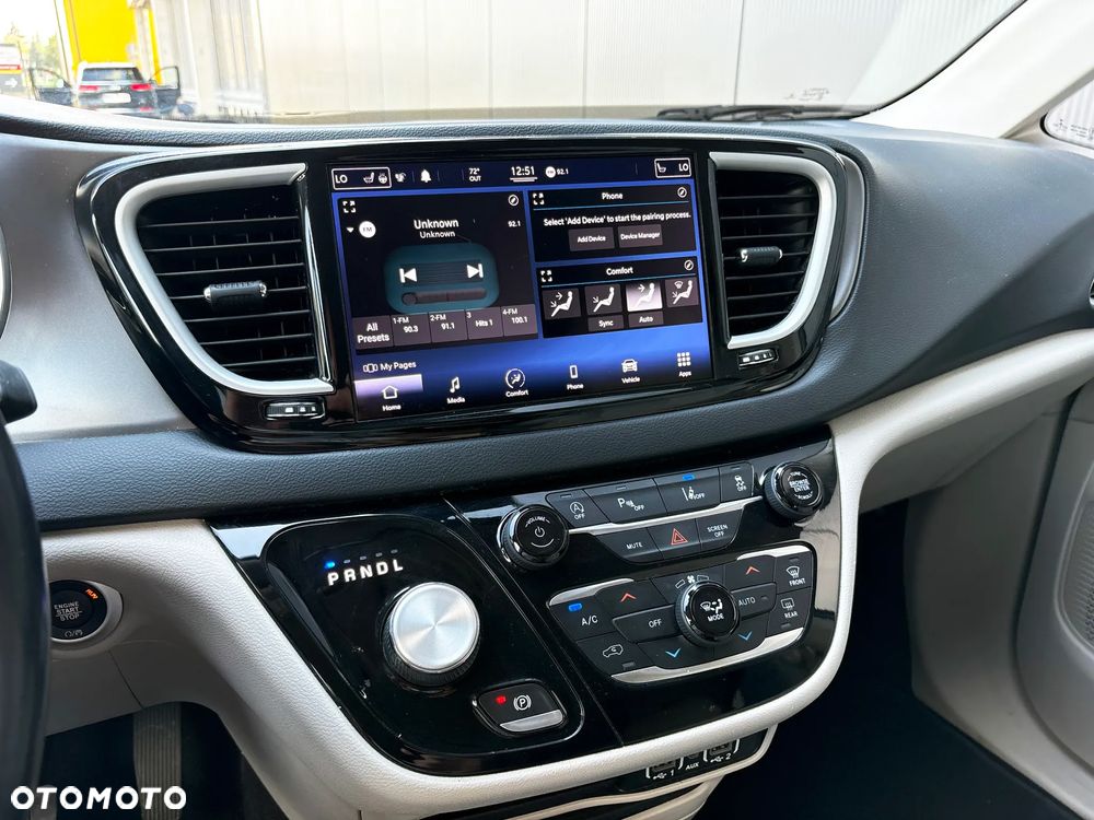 Chrysler Pacifica - 33