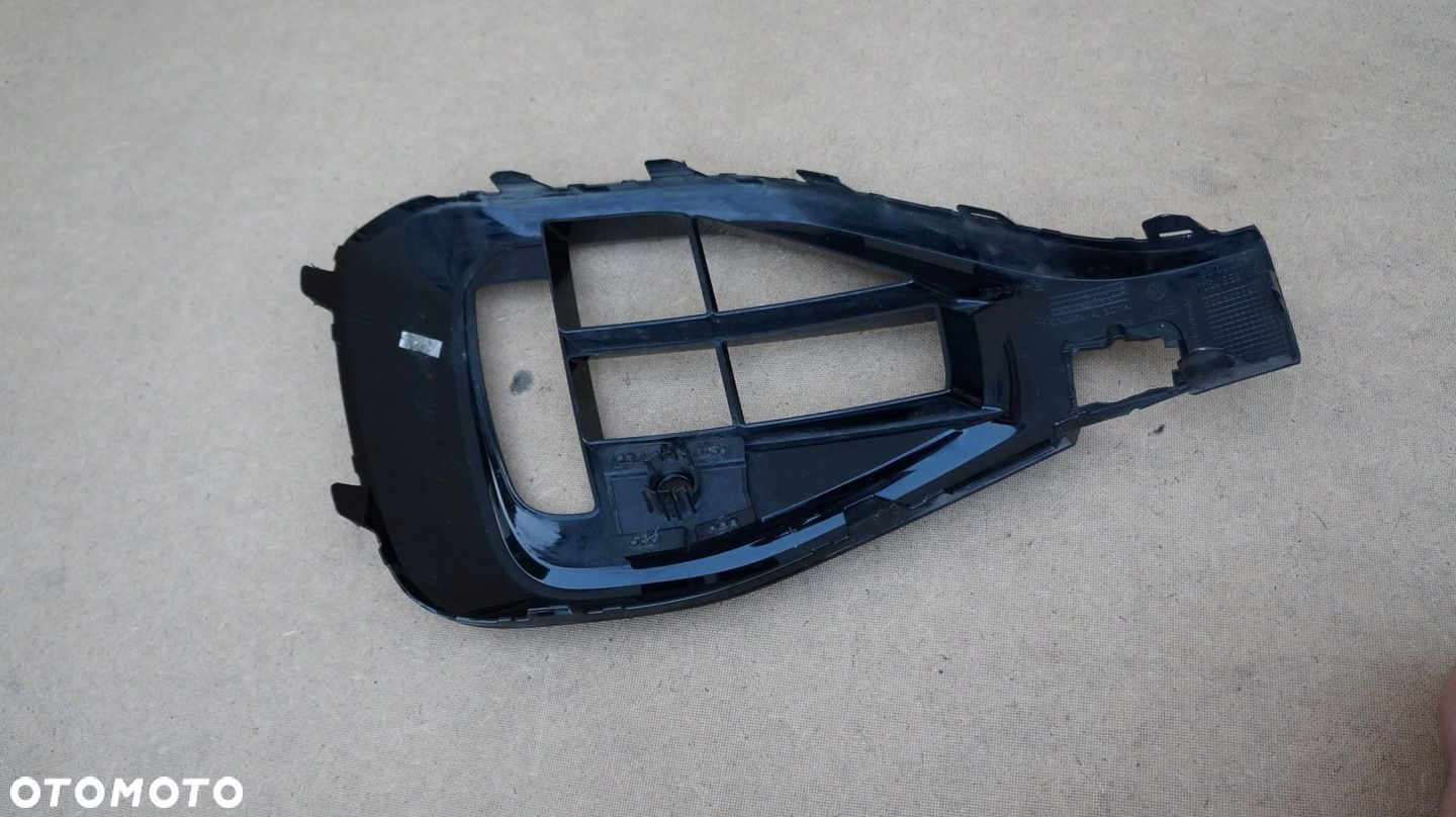 VW T-ROC T ROC LIFT R LINE R-LINE KRATKA ZDERZAKA PRAWA 2GA853190A - 2