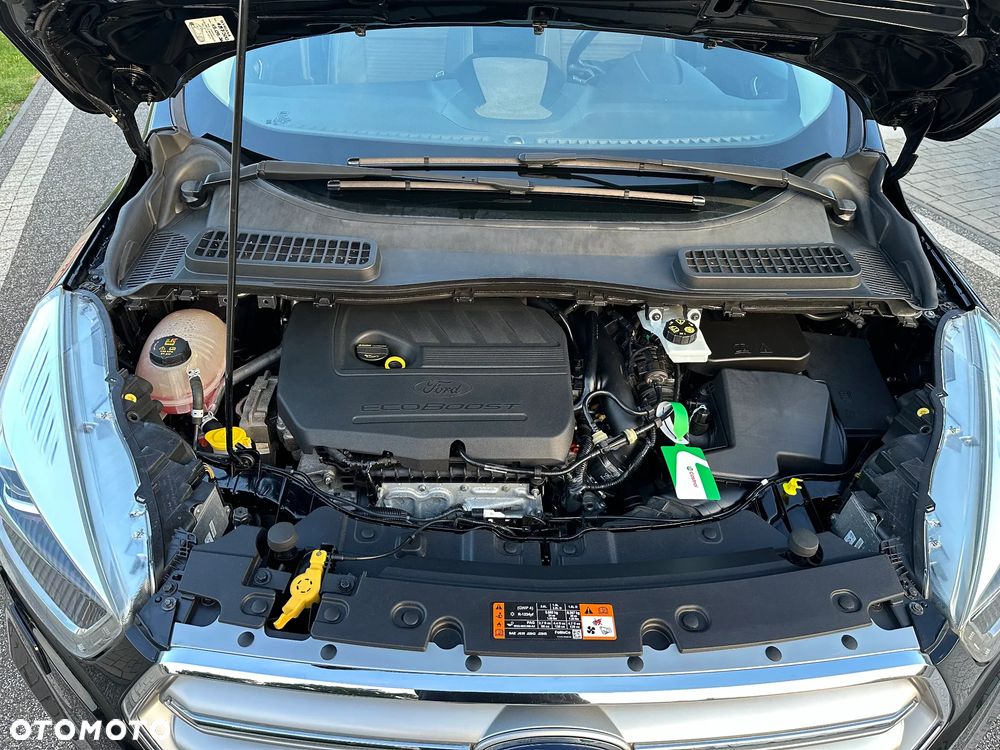 Ford Kuga 1.5 EcoBoost 2x4 Titanium - 36