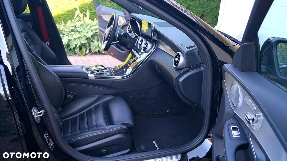 Mercedes-Benz Klasa C AMG 43 4Matic AMG TCT 9G - 19