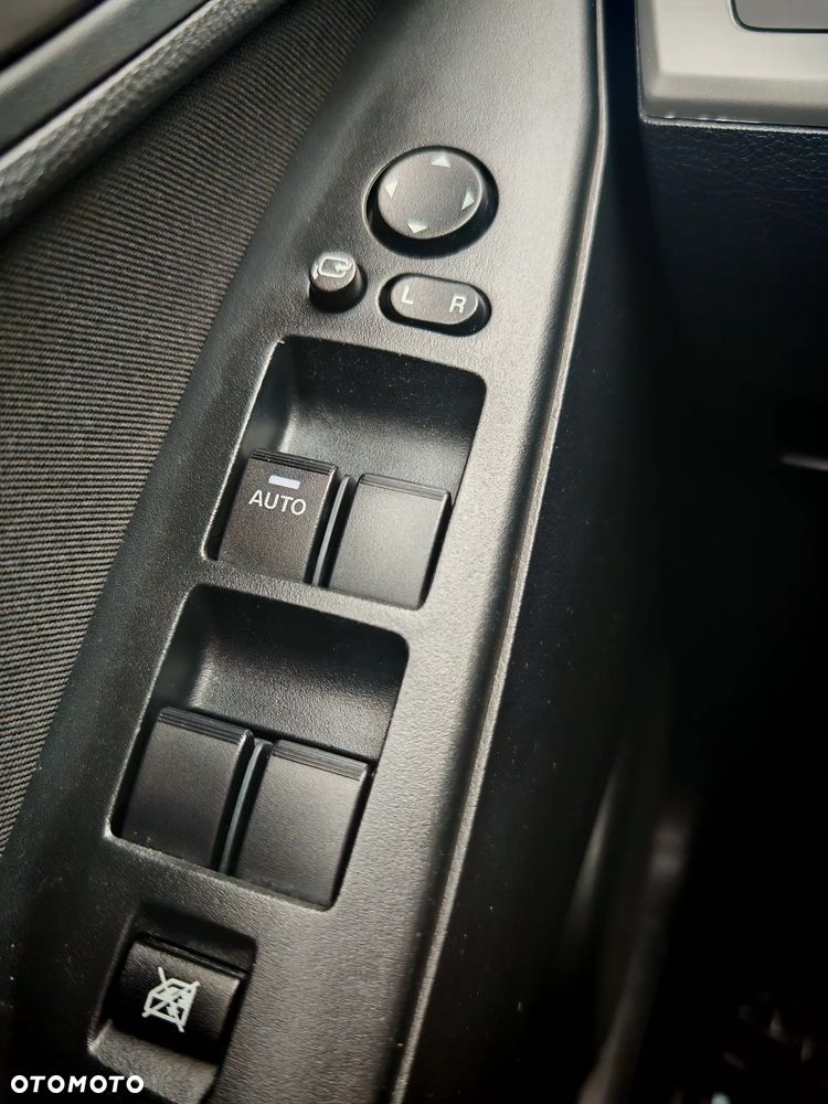 Mazda 3 1.6 MZR Exclusive-Line - 22