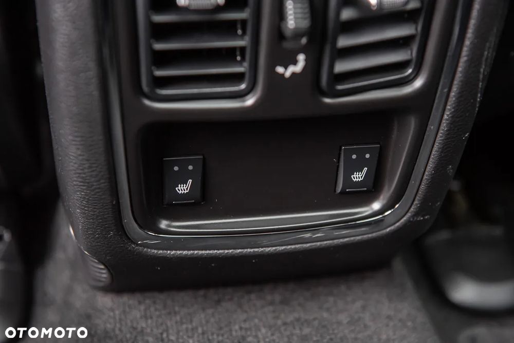 Jeep Grand Cherokee - 29