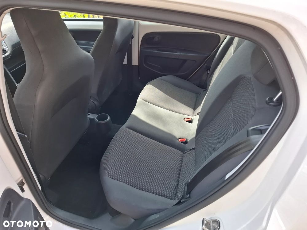 Volkswagen up! - 12