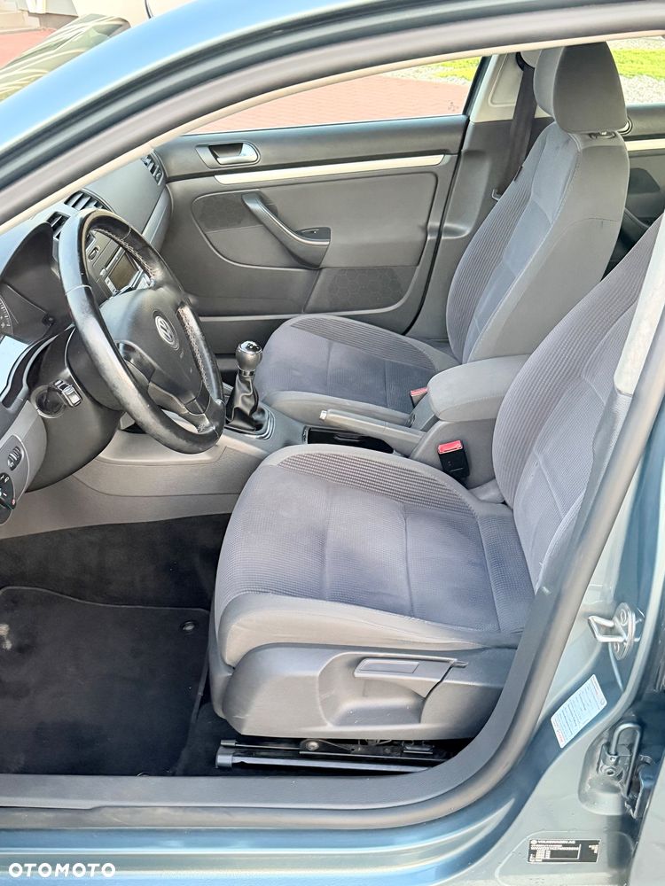 Volkswagen Jetta 1.6 FSI Comfortline - 8
