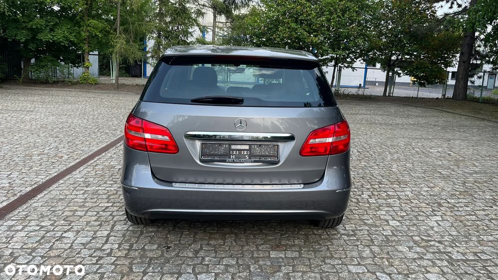 Mercedes-Benz Klasa B 180 (BlueEFFICIENCY) - 4