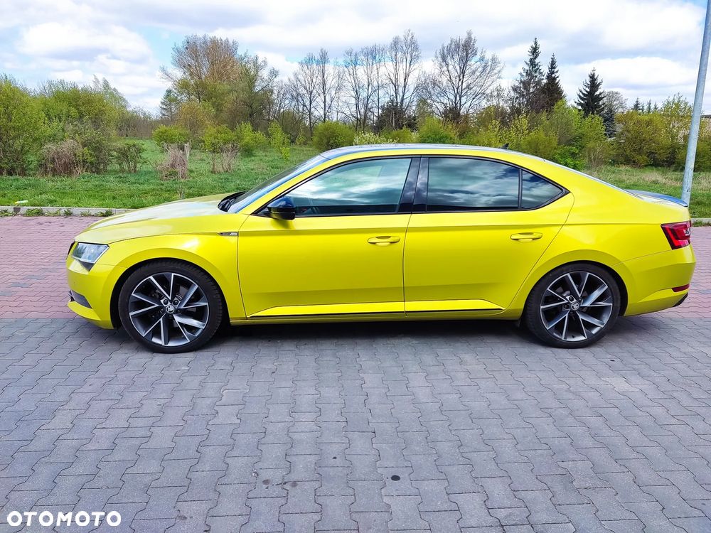 Skoda Superb 2.0 TDI Sportline - 4