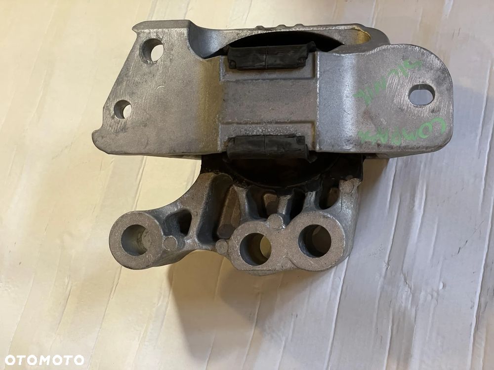 Łapa silnika JEEP COMPAS II  P68252999AC - 3