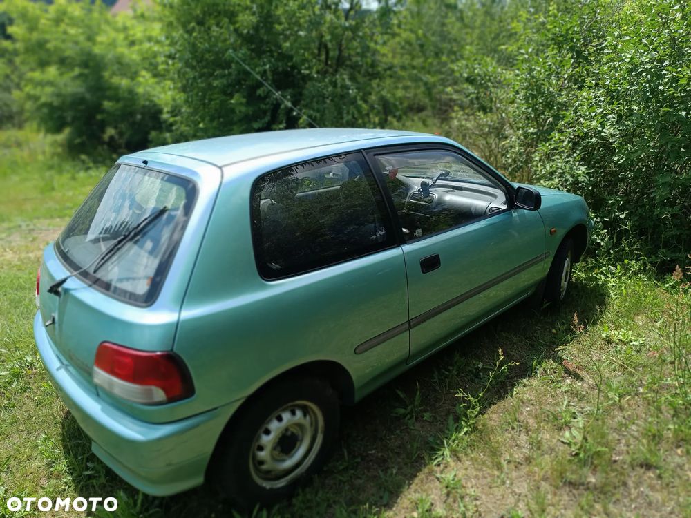 Daihatsu Charade - 2