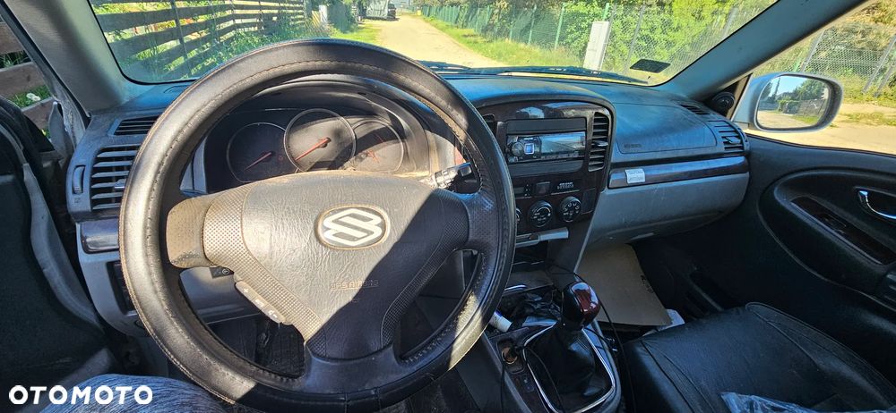 Suzuki Grand Vitara 2.0 - 4