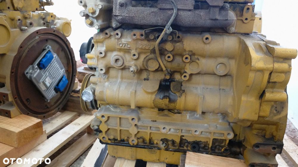 Blok silnik caterpillar c3.3 B CDI-T-ET03 kubota V3307 - 1