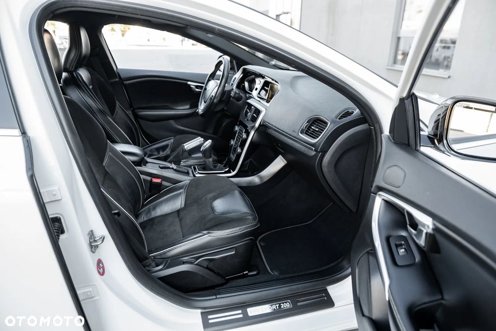 Volvo V40 - 32