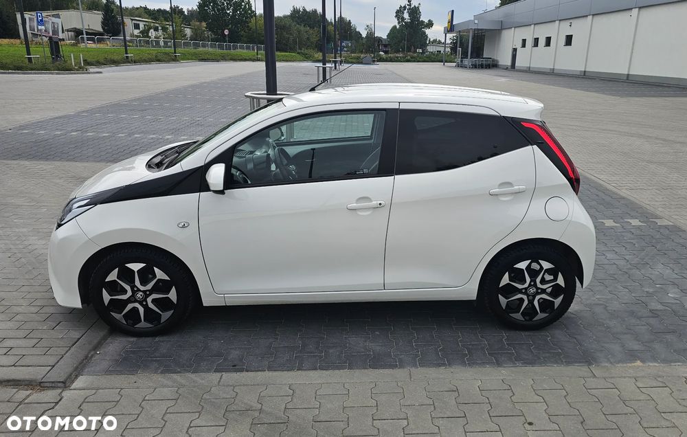 Toyota Aygo x-play - 4