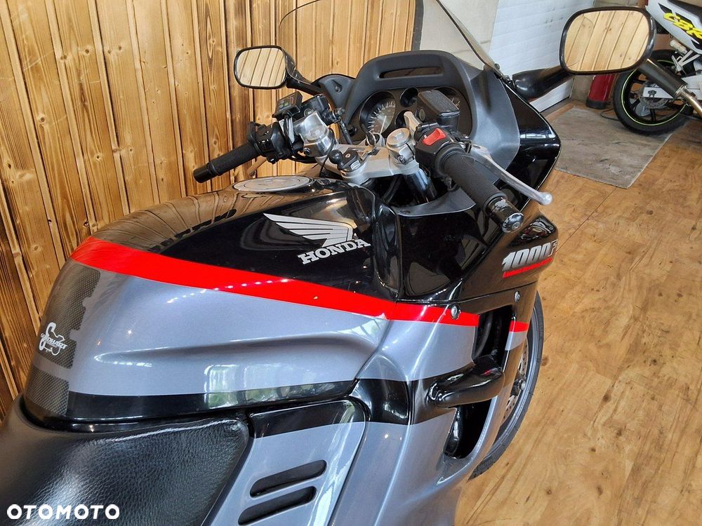 Honda CBR - 13