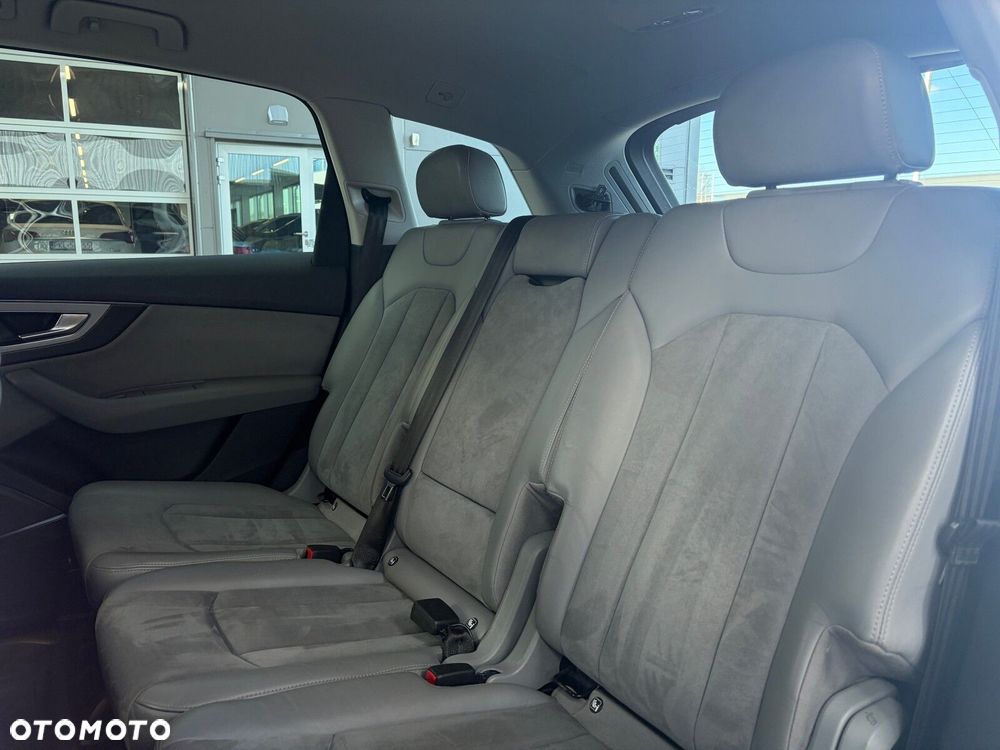 Audi Q7 - 25