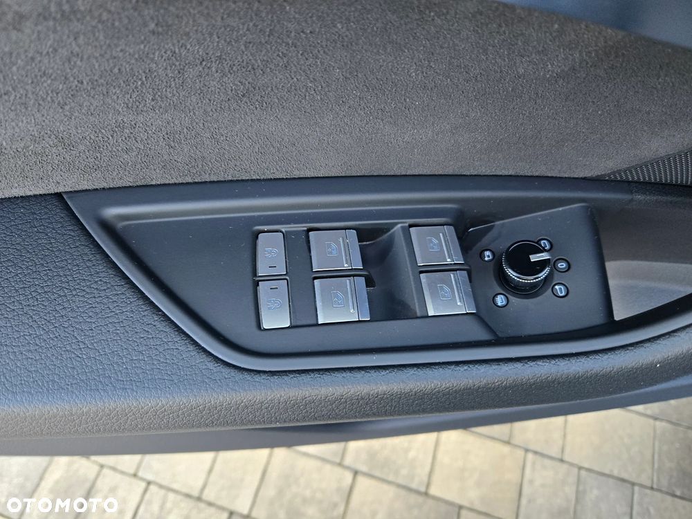 Audi e-tron 55 Quattro S Line - 33