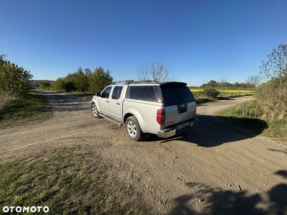 Nissan Pickup - 4