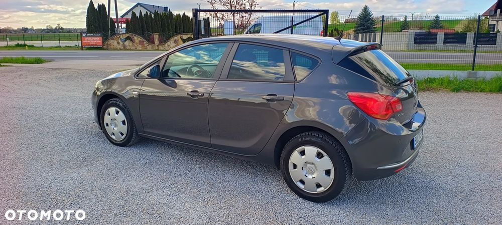 Opel Astra 1.4 Turbo 150 Jahre - 14