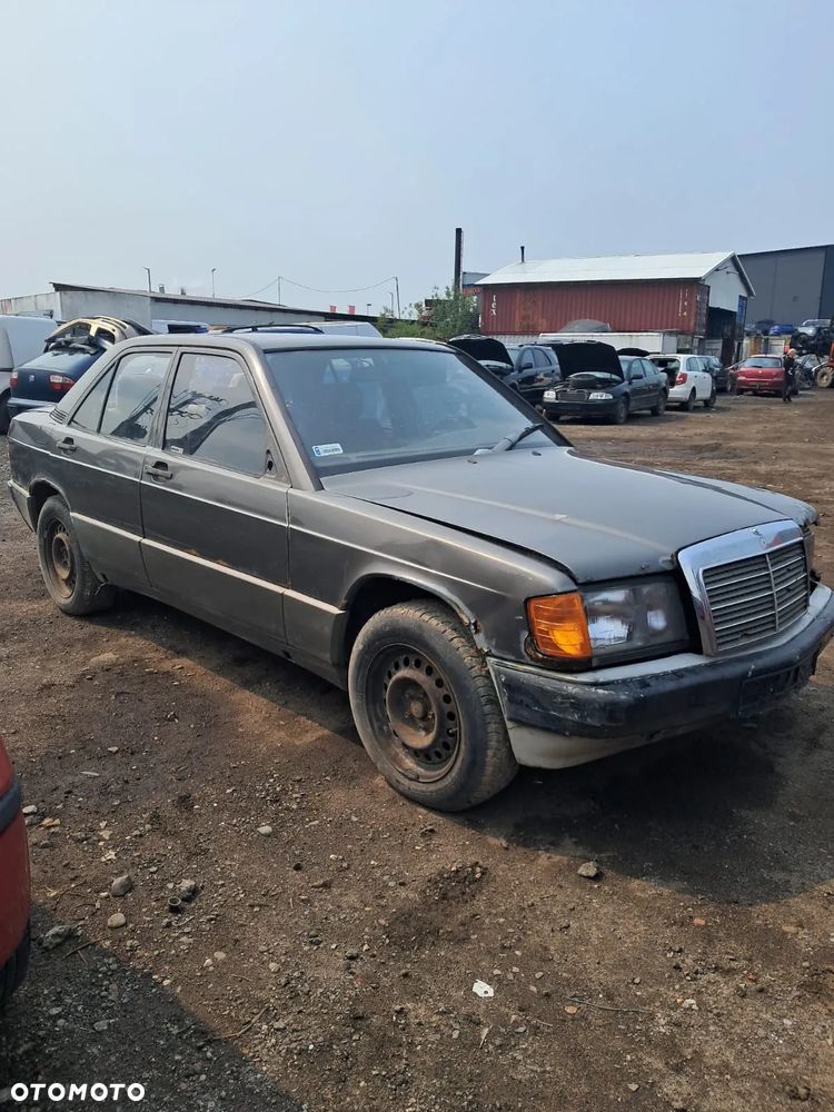 DAWCA CZĘŚCI MERCEDES 190 W201 2.0 8V KOD LAK: 172 - 4