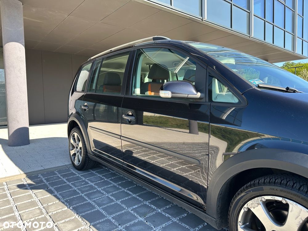 Volkswagen Touran 1.4 TSI Cross - 5