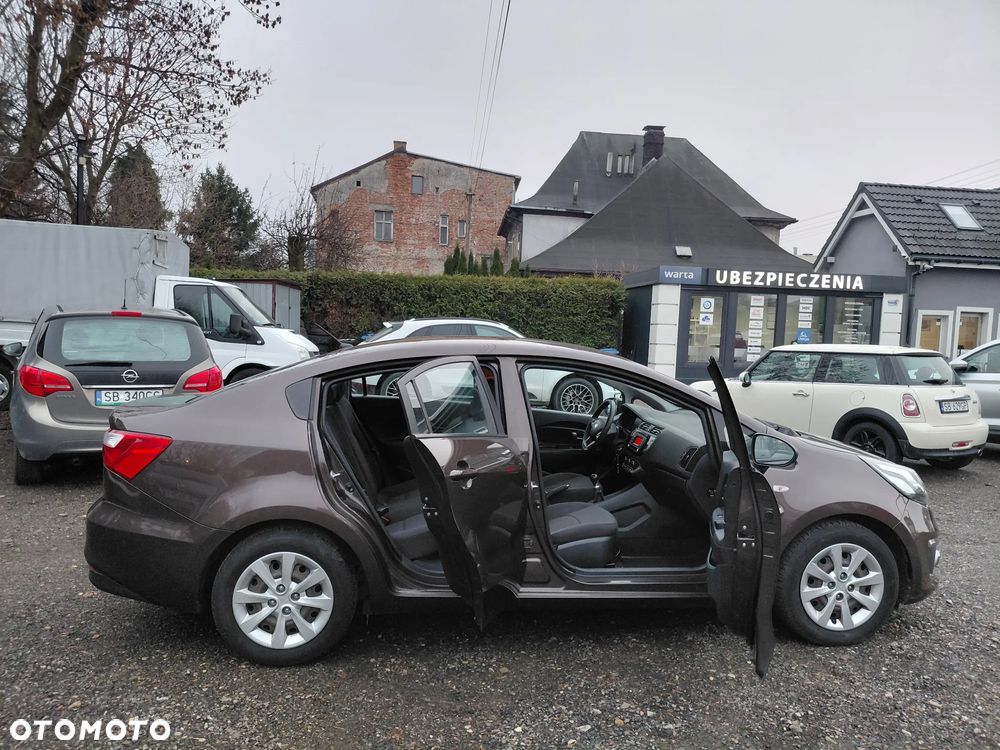 Kia Rio - 12
