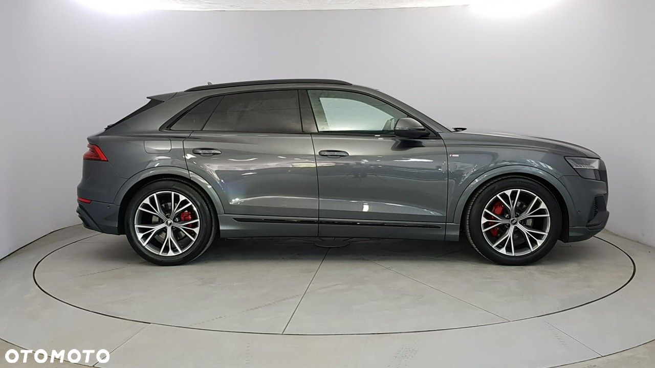 Audi Q8 - 8