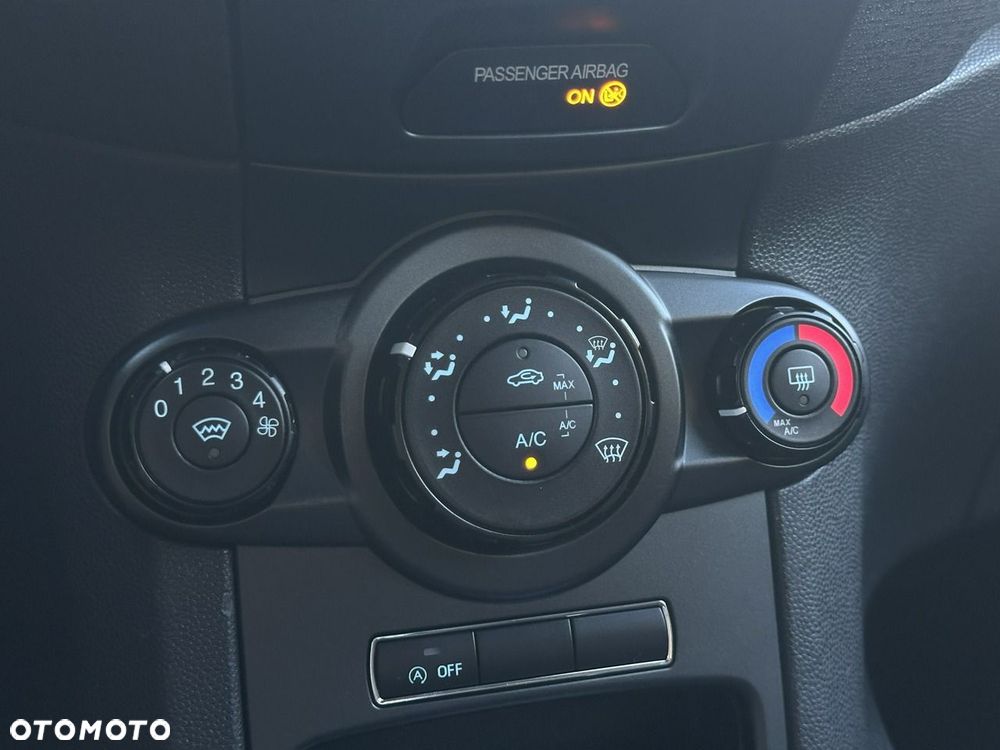 Ford Fiesta - 23
