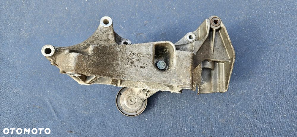 Łapa wspornik alternatora VW Golf 4 IV Bora 1,4 1,6 032145169Q - 3
