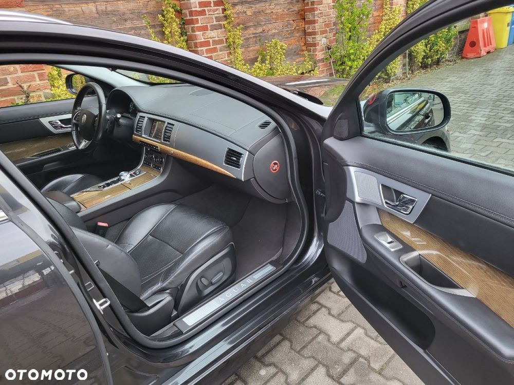 Jaguar XF - 20