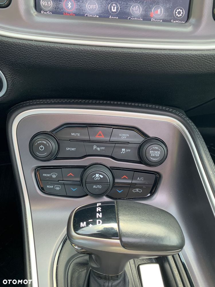 Dodge Challenger - 14