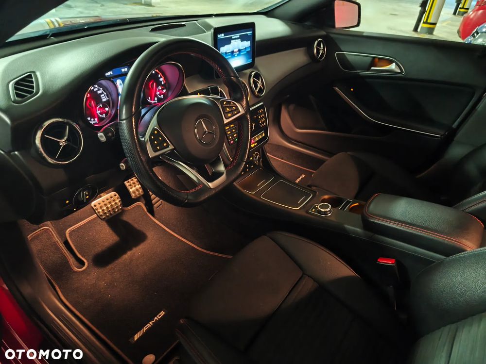 Mercedes-Benz CLA 180 7G-DCT AMG Line - 8
