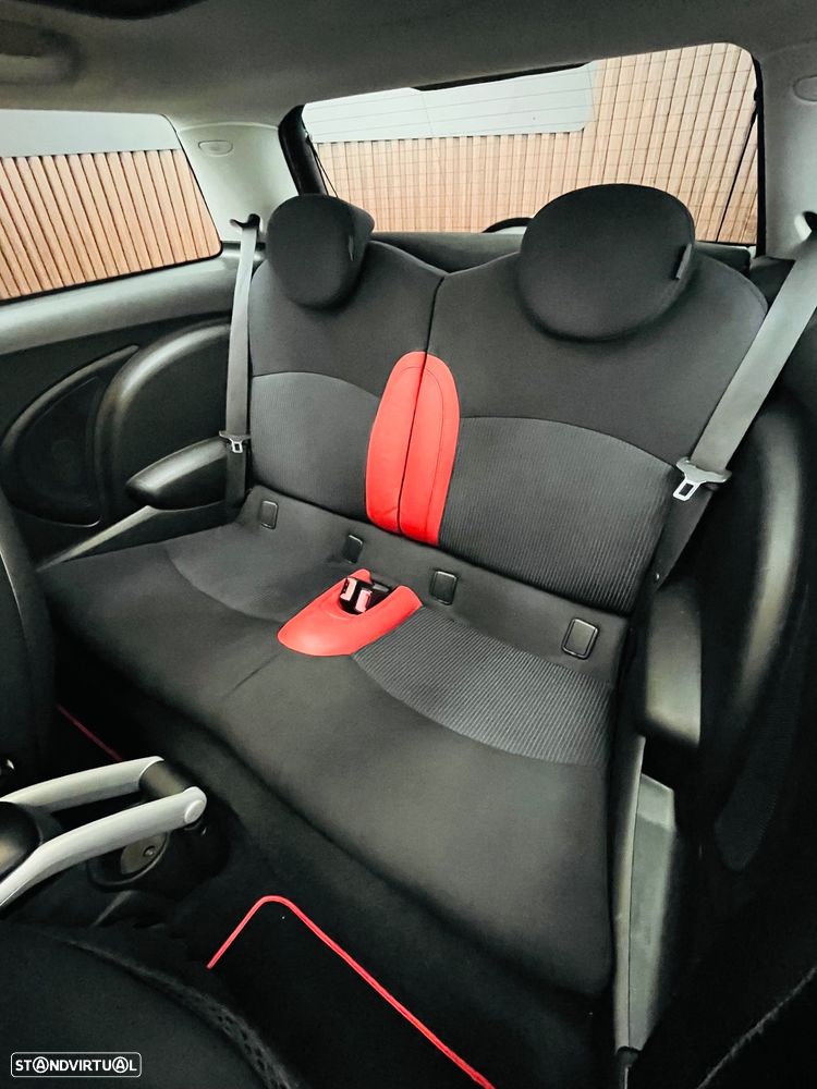 MINI 3 Portas Cooper D - 28