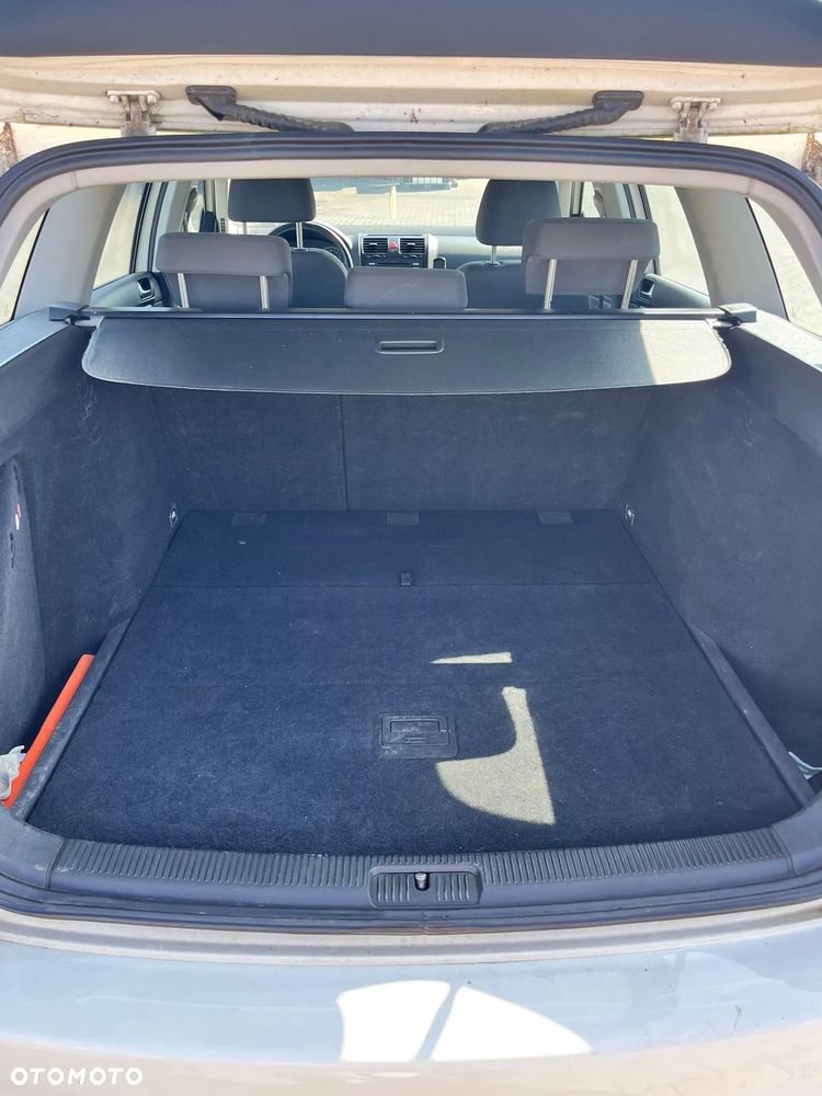Volkswagen Golf V 1.9 TDI Trendline - 12