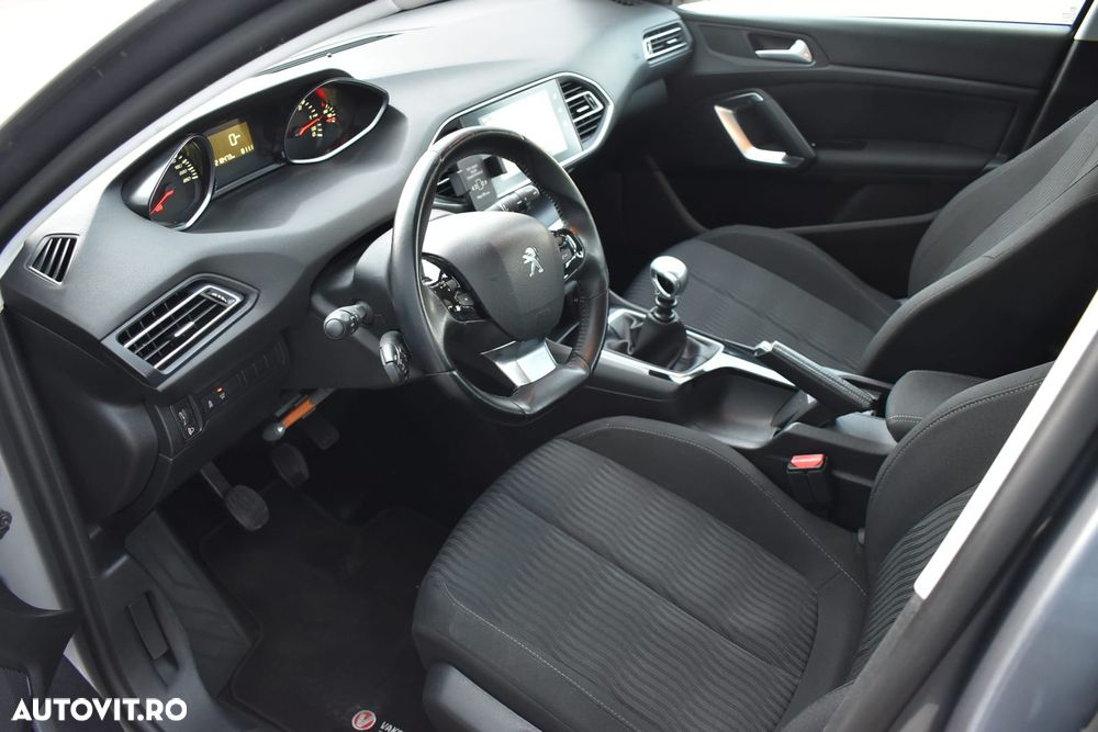Peugeot 308 - 6