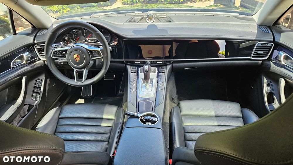 Porsche Panamera PDK - 8