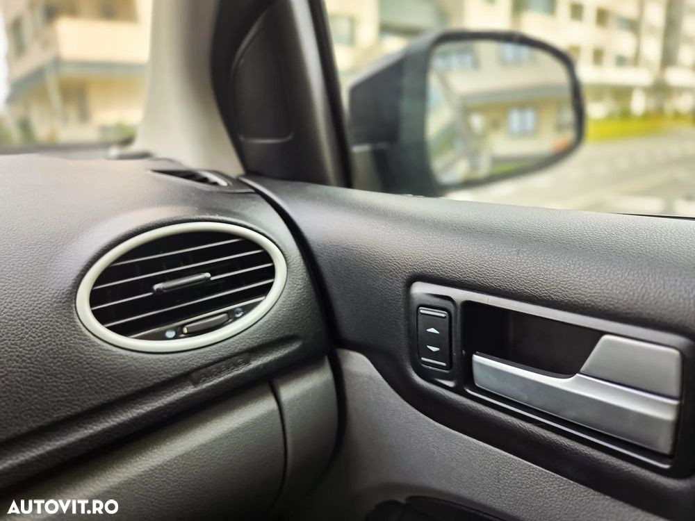 Ford Focus 1.4i Ambiente - 10