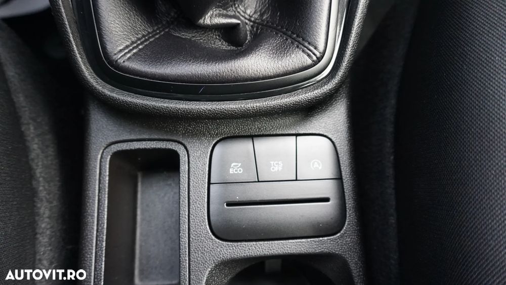 Ford Fiesta 1.1 S&S TITANIUM - 30