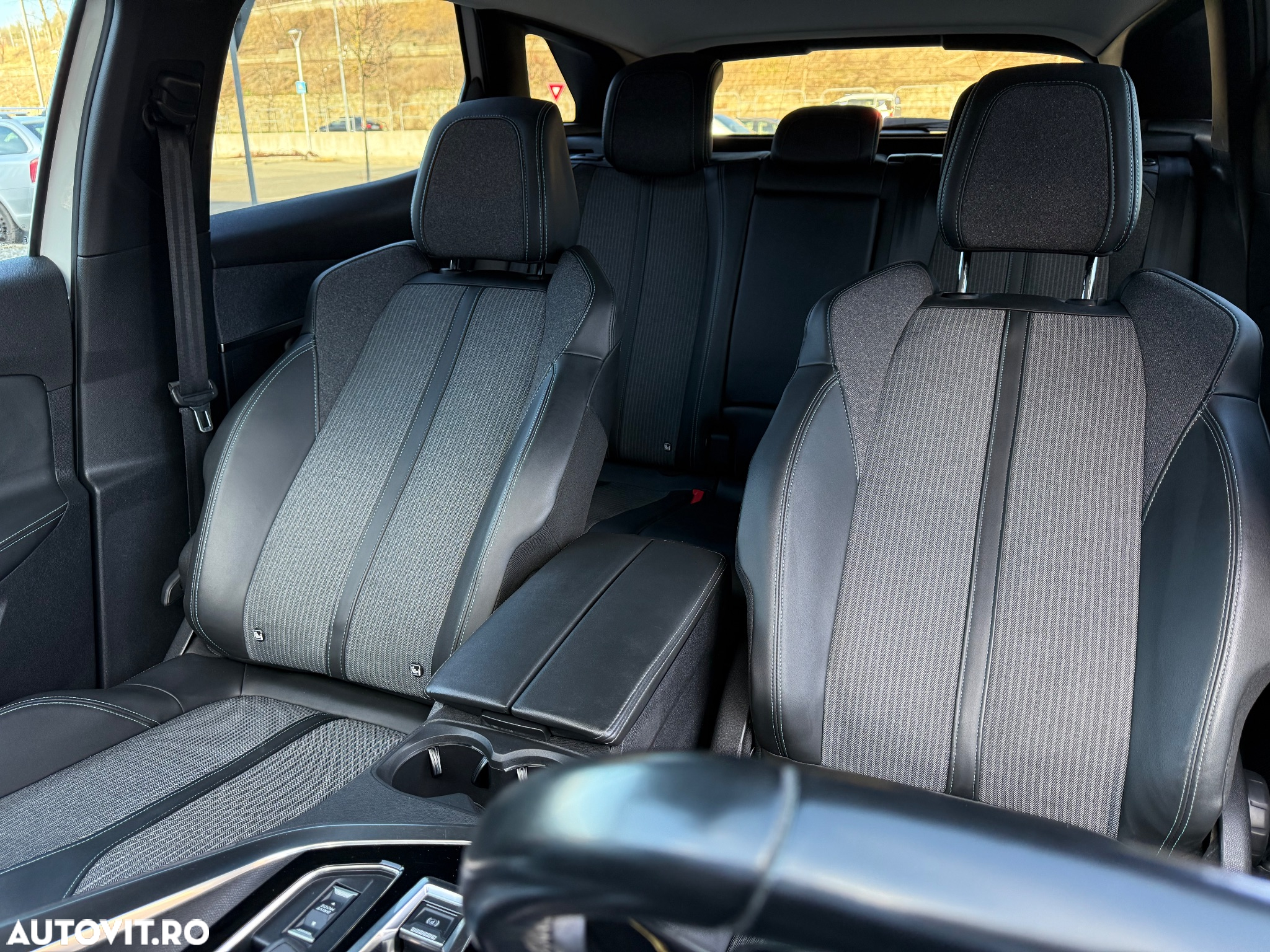 Peugeot 3008 BlueHDi 130 Stop & Start EAT8 Allure Pack - 12