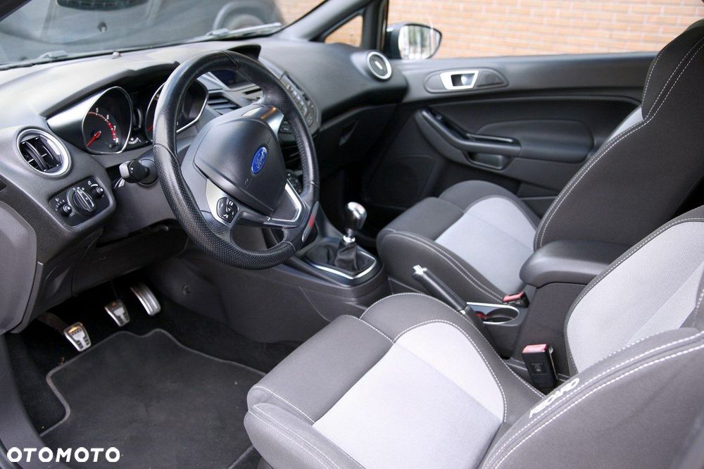 Ford Fiesta ST - 18
